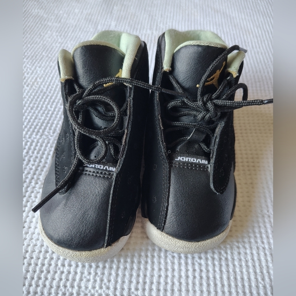 Jordan Kids Black, White And Green Sneakers Size 7C